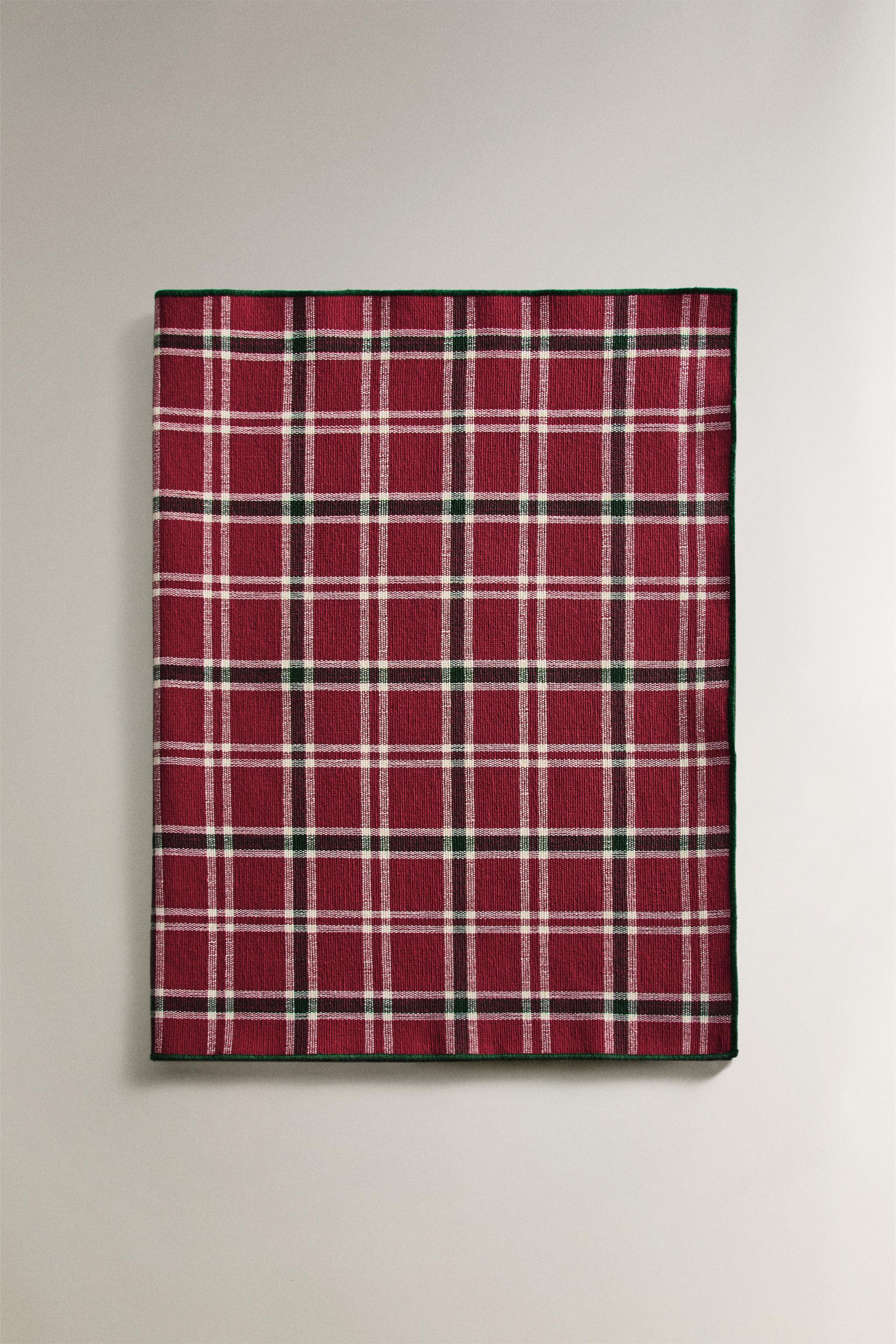 CHRISTMAS CHECK TABLE RUNNER